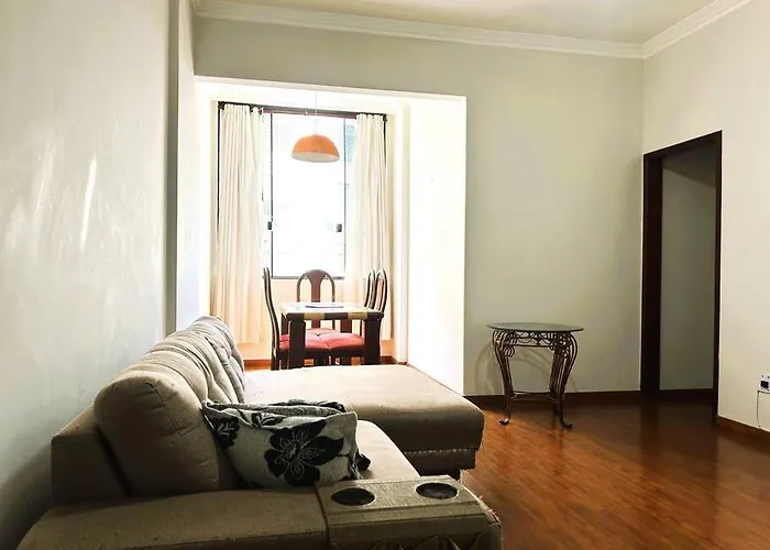 Amplo Apartamento No Posto 4